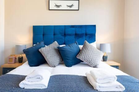 Central, Stunning 2 Bed Apartment With Parking! Кембридж Экстерьер фото